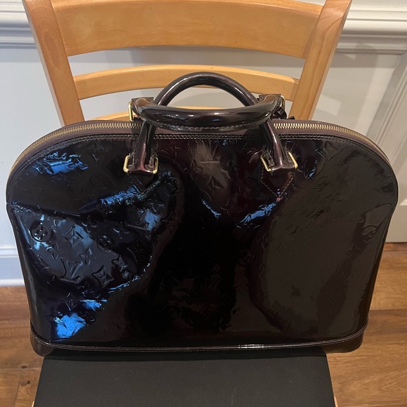 Authentic Louis Vuitton alma voyage vernis bag - Picture 3 of 16